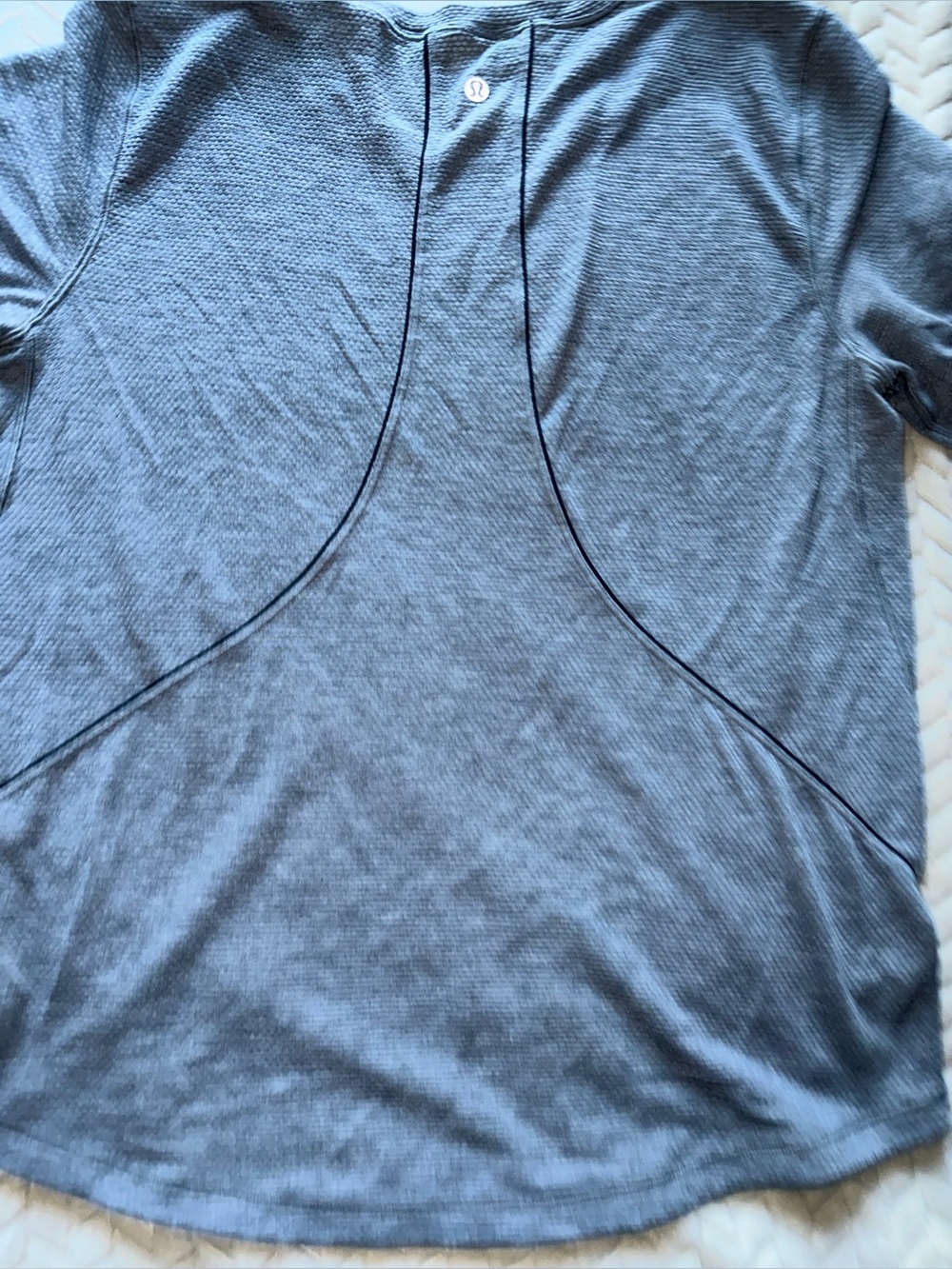 Lululemon Long Distance Short Sleeve Shirt Heather Grey Size 8-10 PTP 20.5” - Picture 6 of 6